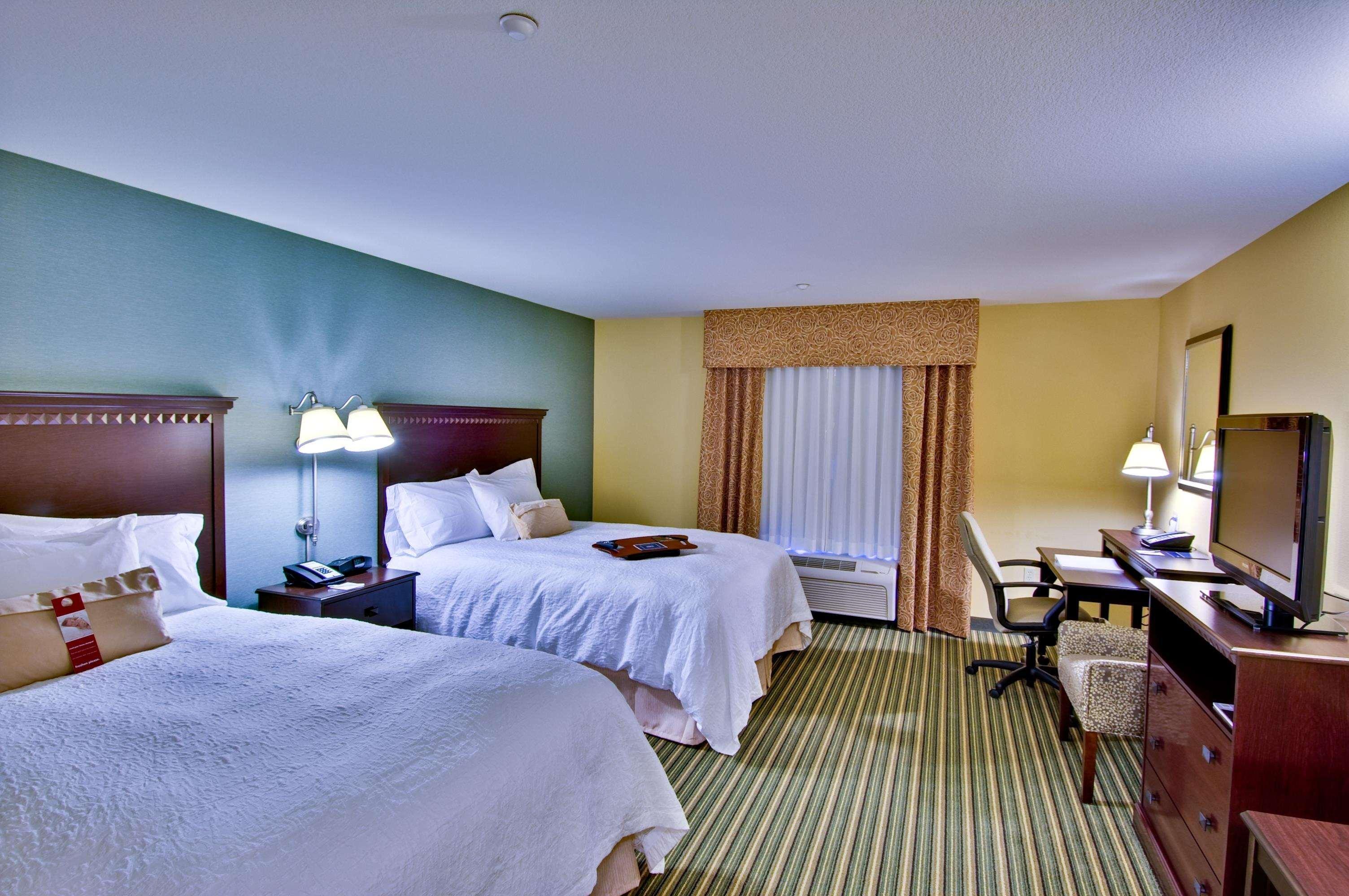 Hampton Inn & Suites Moreno Valley Room photo