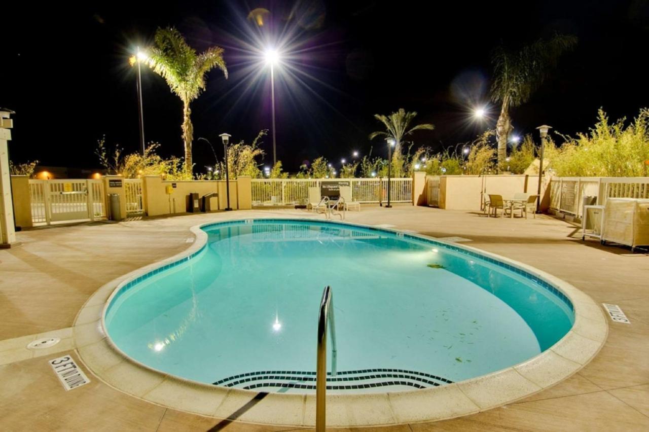 Hampton Inn & Suites Moreno Valley Exterior photo